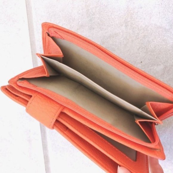 ✿ Orange Flower Wallet - Picture 6 of 8